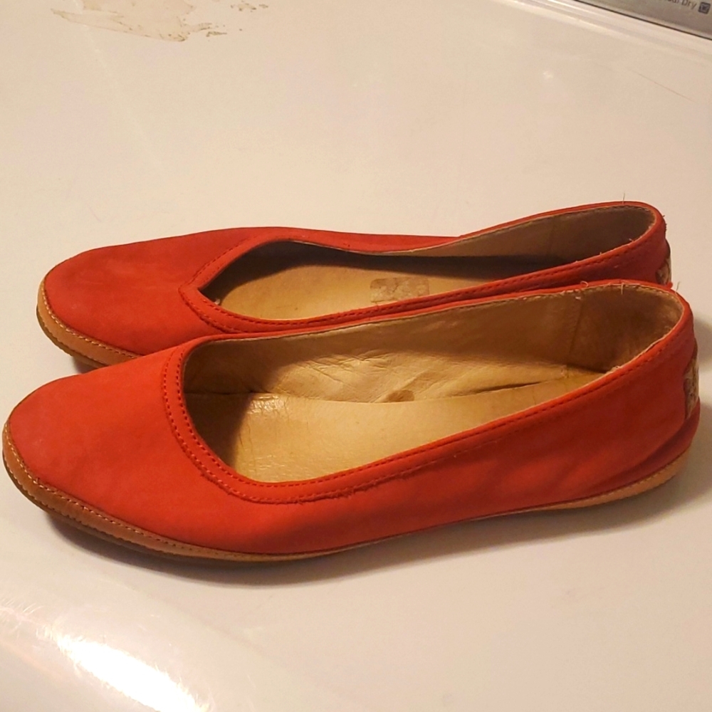 Frye flats